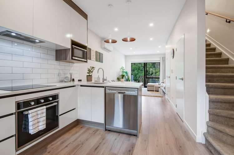 6/22 Spinella Drive Bayview_6