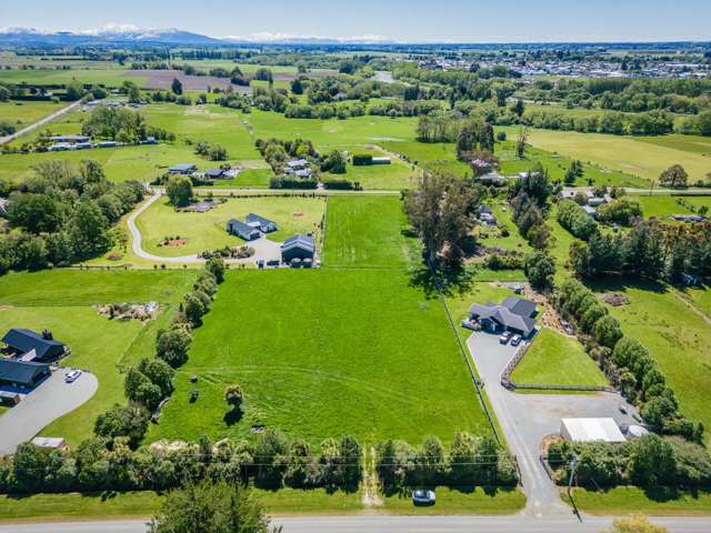 4117m2 Bare Land Opportunity