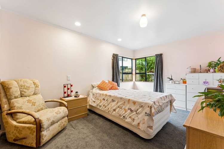 1/19 Greenvalley Rise Glenfield_3