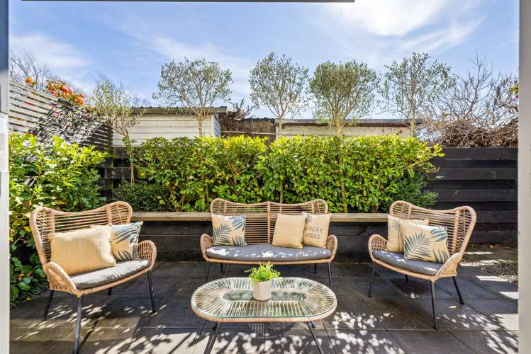 4/78a Holly Road Saint Albans_1