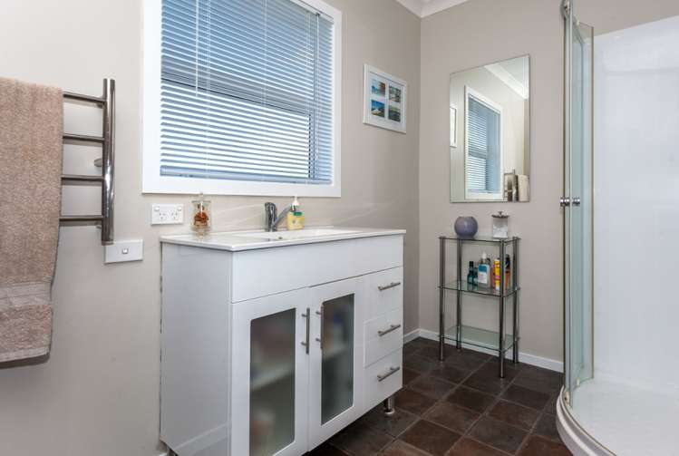 114 Everitt Crescent Whangamata_10