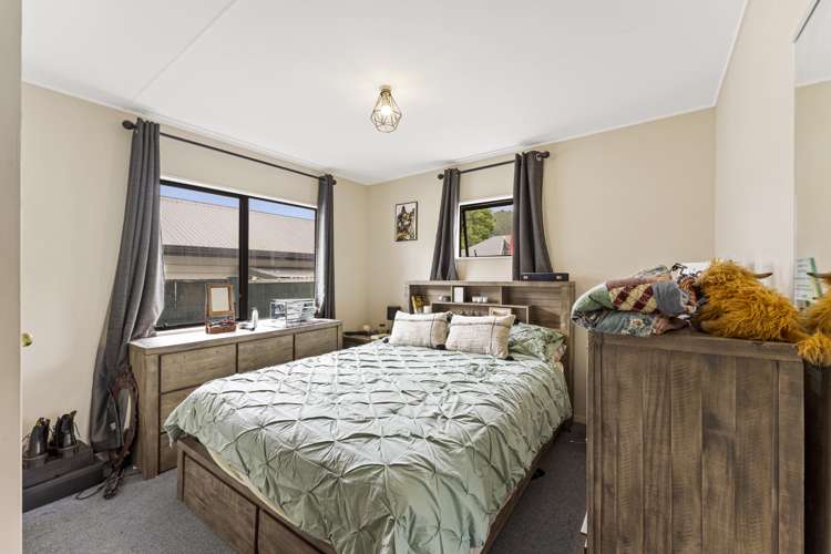 19 Hill Grove Naenae_8