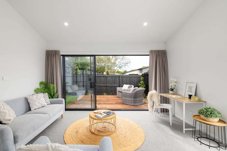 2/152 Woodham Road Linwood_5