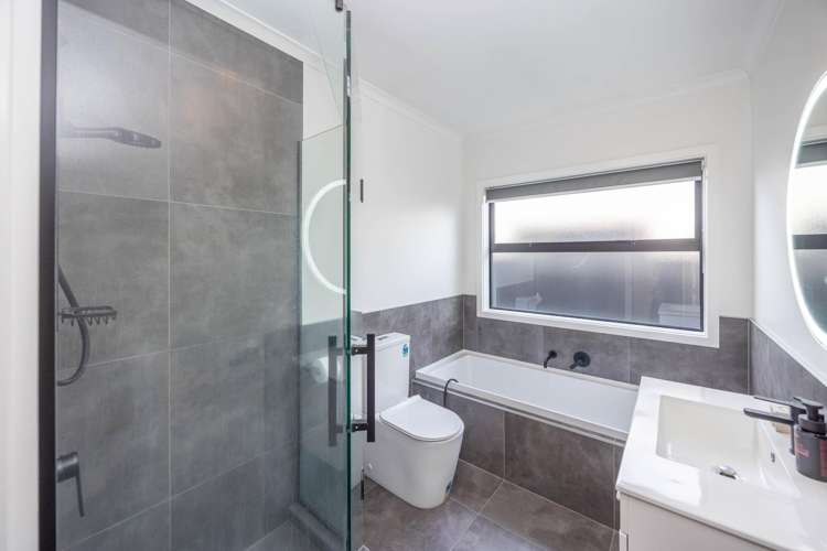 67 Probert Crescent Chartwell_10