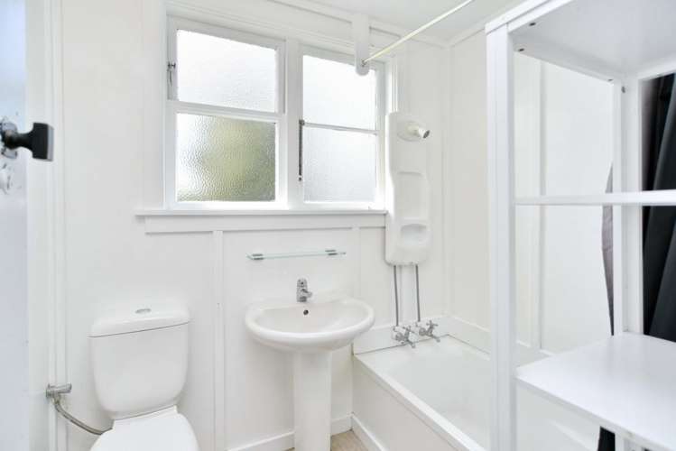 2 Davis Place Woolston_5