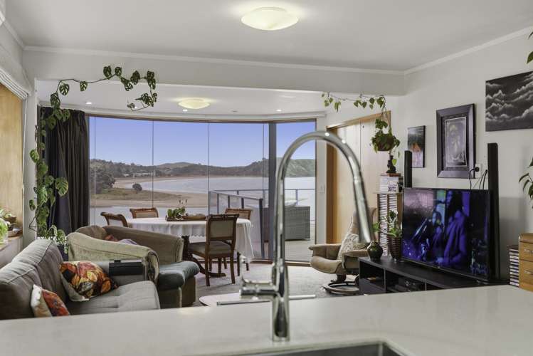 16 Bush Point Road Taipa_7