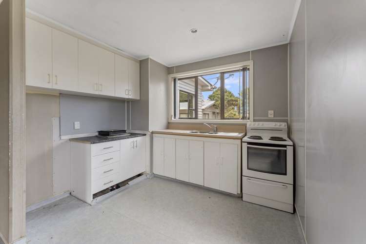 2 Gibson Crescent Naenae_20