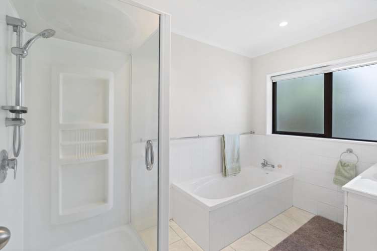 2/4 Edward Avenue Orewa_11