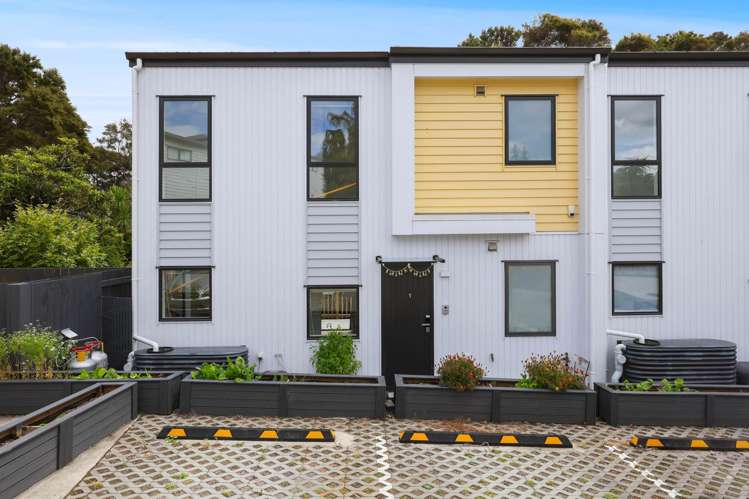 1/22 Spinella Drive Bayview_30