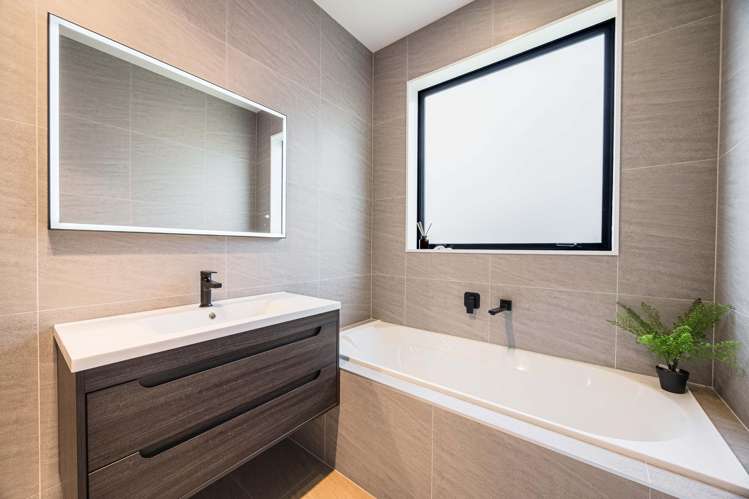 39 Matahae Crescent_2