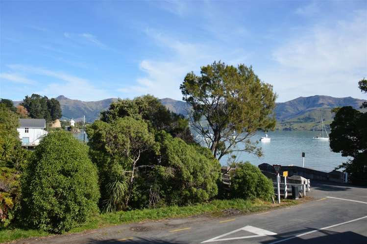 85m Beach Road Akaroa_8