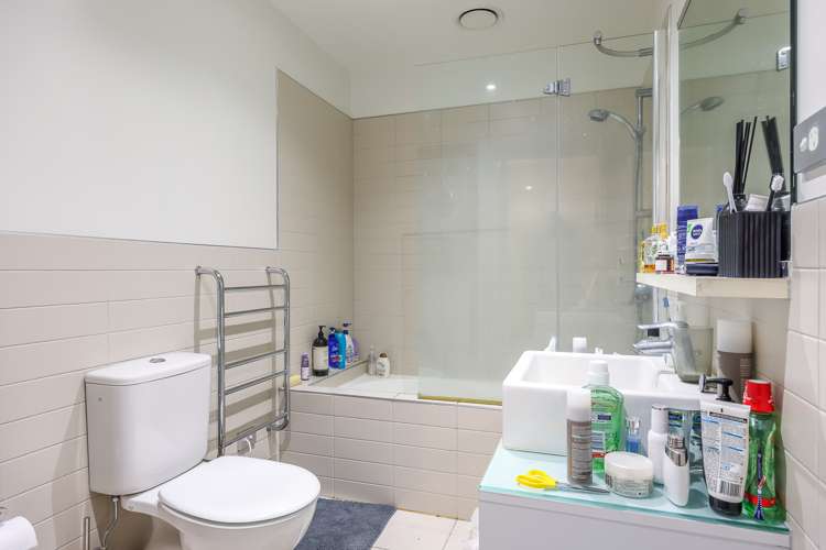 1603/18 Beach Road Auckland Central_14