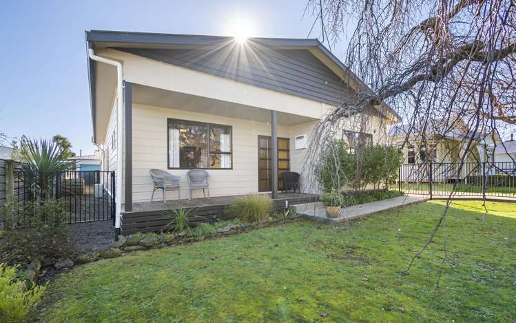 6 Grey Street Feilding_17