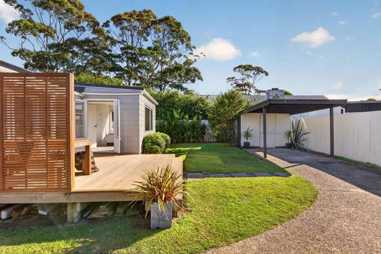 77A Vodanovich Road Te Atatu South_16