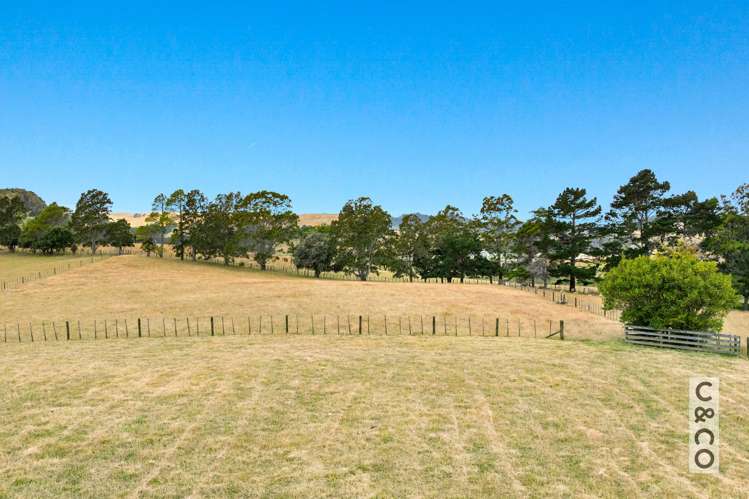 1224 State Highway 16 Waimauku_63