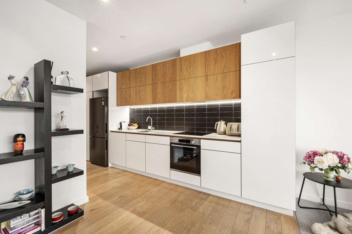 702/161 Victoria St_2