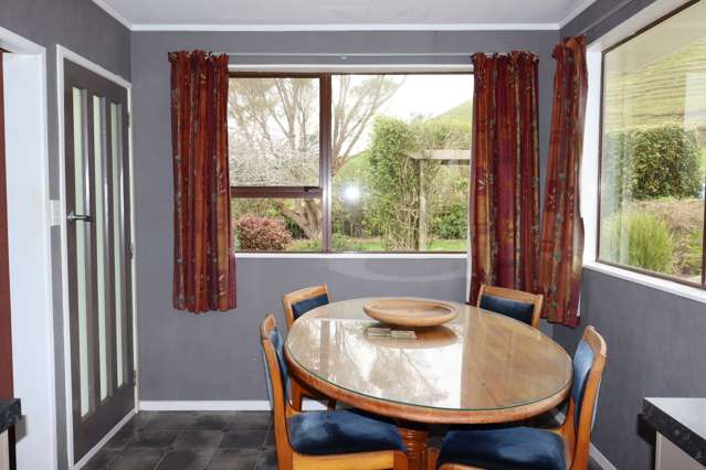 772 Upland Road Egmont Village_2