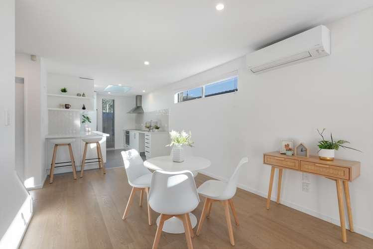 2/204 Edgeware Road_5
