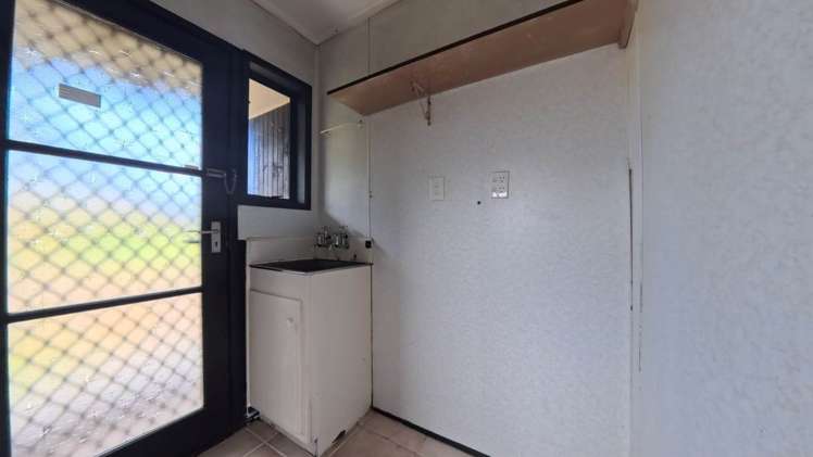 2/10 Landseer Place Blockhouse Bay_5
