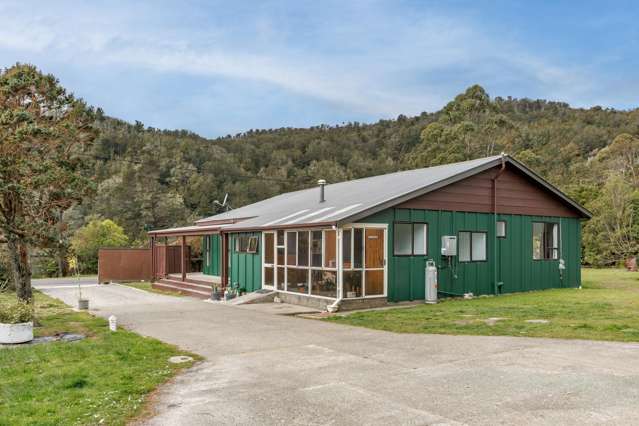 46 Conns Creek Road Waimangaroa_1