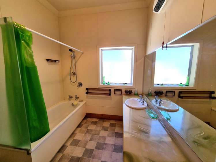 8 Mcvicar Street Tuatapere_10