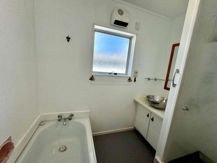 2/4 Stottholm Road Titirangi_9