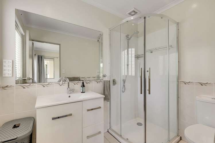 71 Te Puia Drive Aotea_15