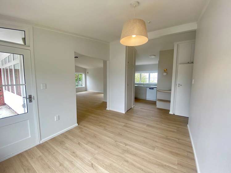 8A Puketea Street Blockhouse Bay_3