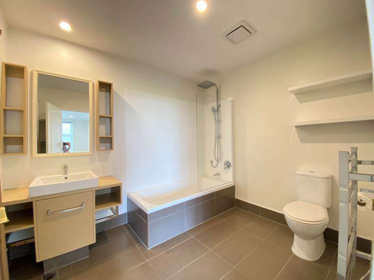 8/63 Kestev Drive Flat Bush_8