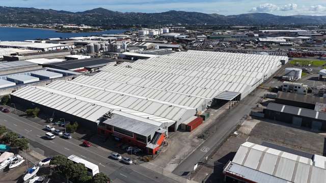 Warehouse for logistics and distribution