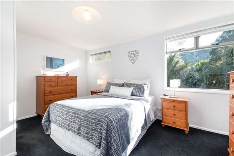 15 York Road Titirangi_10