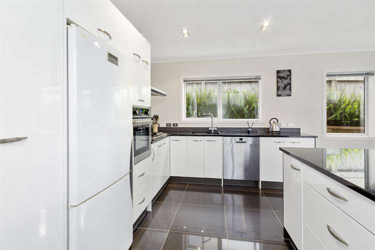 15 Dusky Crescent Aotea_8