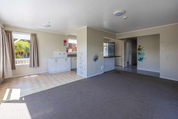 1 Crescent Road East Ostend_5