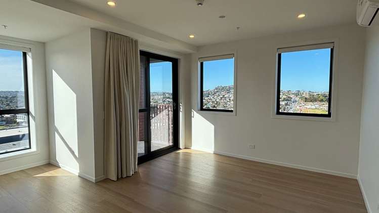 906/2B Te Ara Taurapa Point Chevalier_1