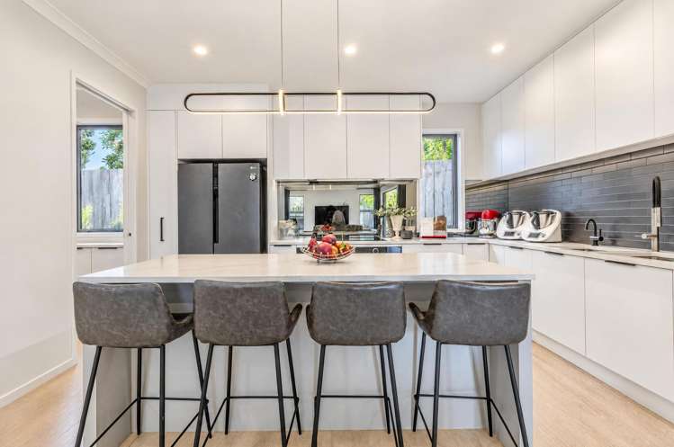 54A Meadway Sunnyhills_1