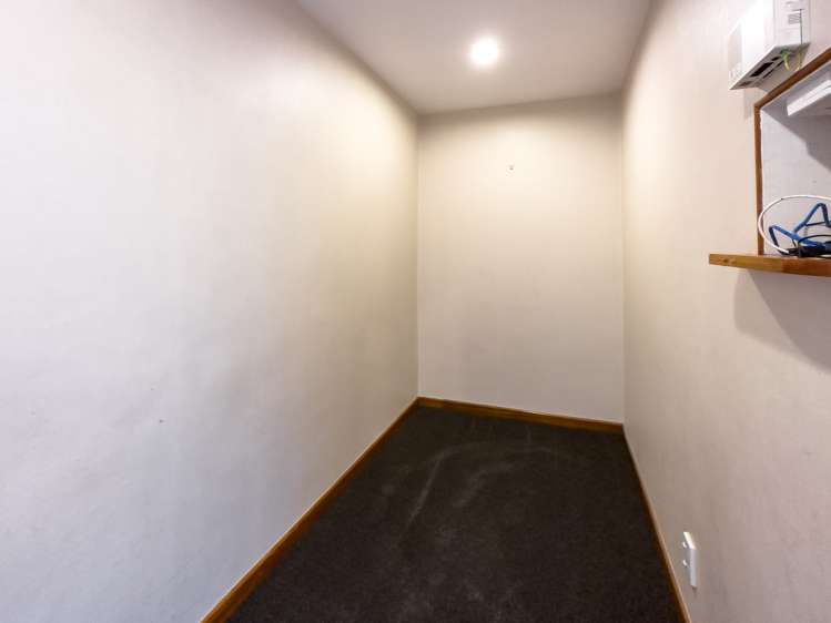 14 Edinburgh Crescent Redwoodtown_19