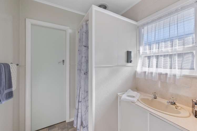 26-28 Waikawa Road Picton_23