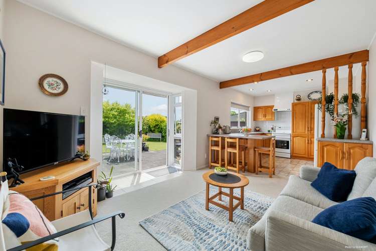 10 Serrita Avenue Sunnyhills_4