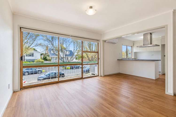 5/7 Inverary Avenue 1662_5