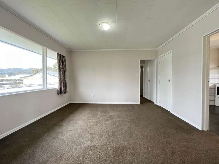 13 Kawatiri Grove Wainuiomata_6