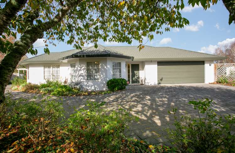 45 The Oaks Drive Leamington_17