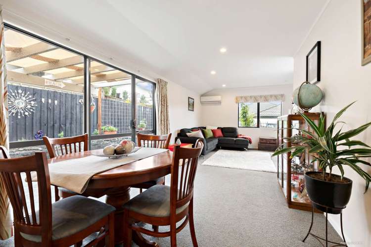 1/10 Knott Road Stanmore Bay_10