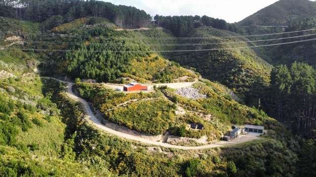 140 Makara Road Makara_1