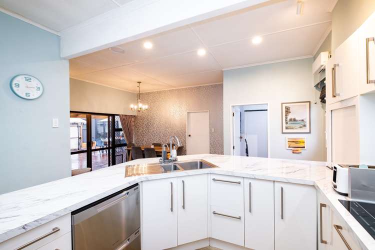 1407 Caroline Road Mayfair_8