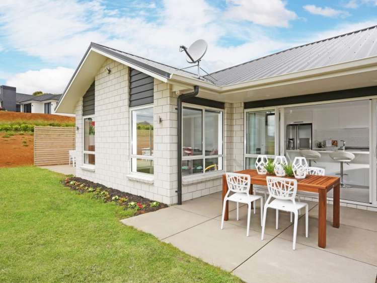 23 Lawrence Carter Drive Bombay_15