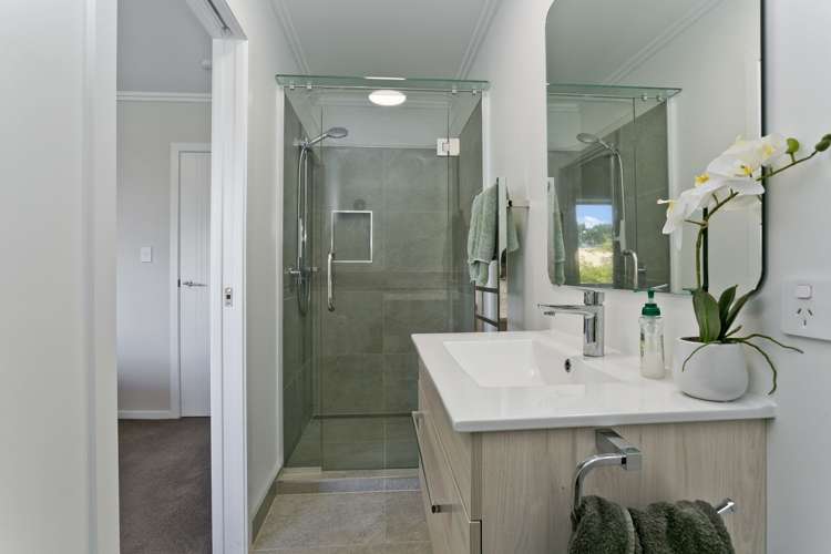 927 East Coast Road Northcross_21