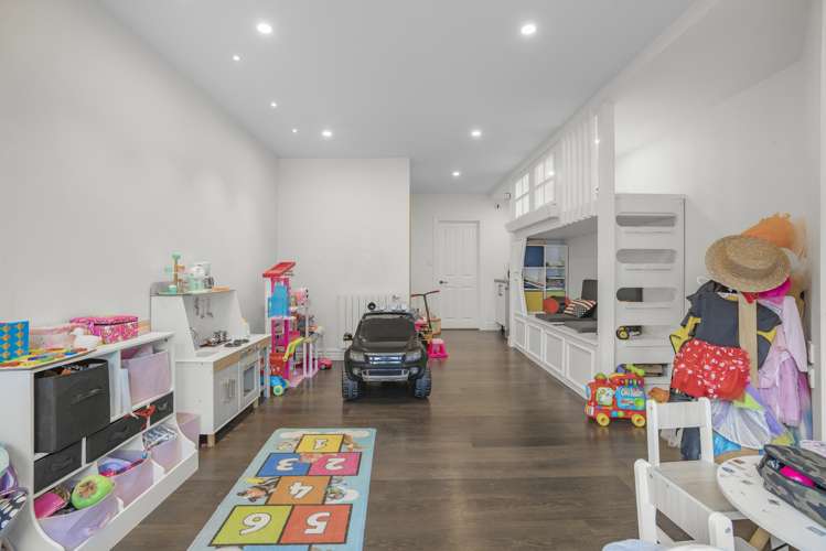 106 Barton Avenue Heretaunga_21