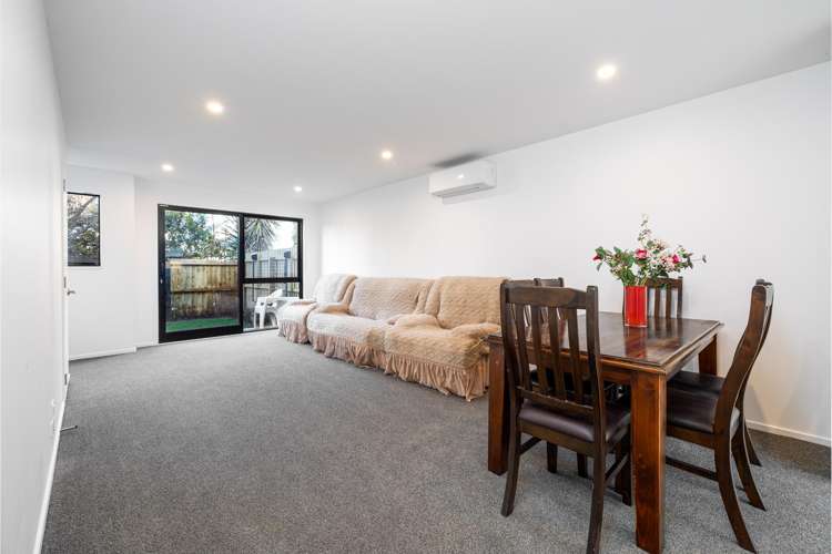 4 & 5/11 Brockworth Place_3