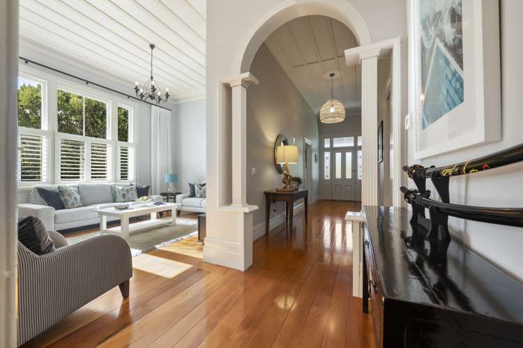 143 Vauxhall Road Narrow Neck_6