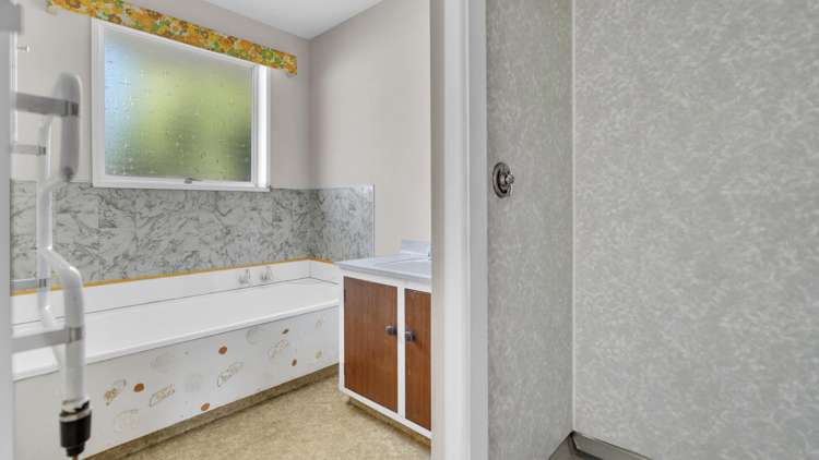 149B Gayhurst Road Dallington_10